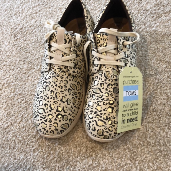 toms leopard sneakers